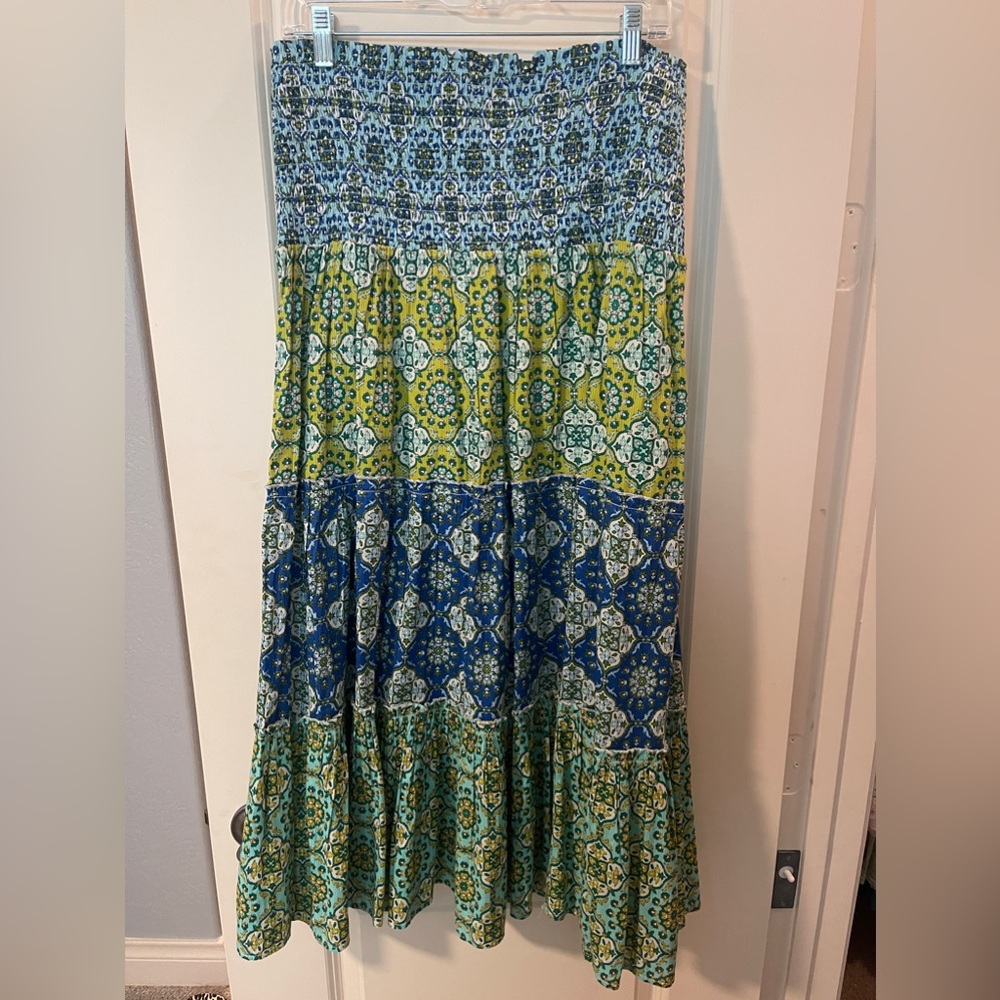 Zara Pattern Skirt - Picture 2 of 3